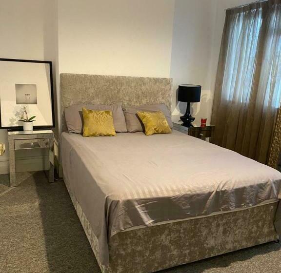 بنسيون Hendon Park Apartments In London