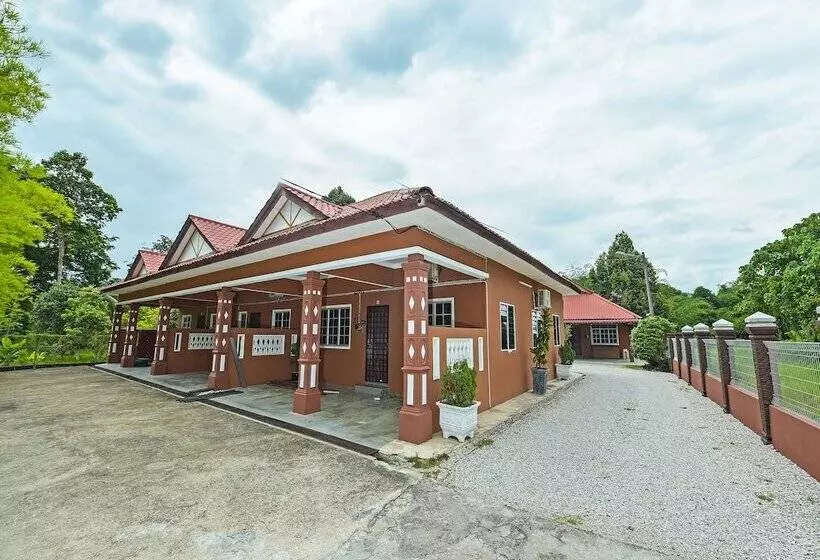 Hotelli Oyo 90642 Twin Mutiara Chalet & Homestay