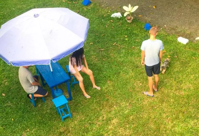 Aamiaismajoitus (B&B) Blue Waves Madiha