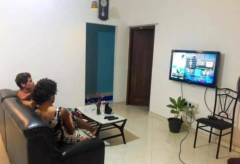 Aamiaismajoitus (B&B) Blue Waves Madiha