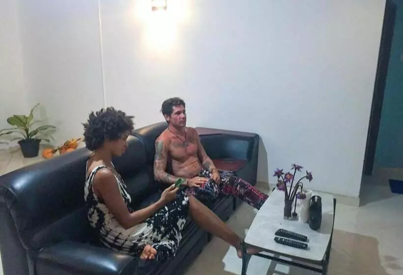 Aamiaismajoitus (B&B) Blue Waves Madiha