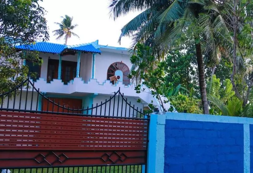 Aamiaismajoitus (B&B) Blue Waves Madiha