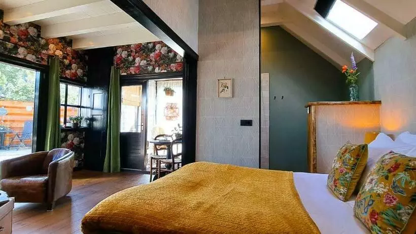 Aamiaismajoitus (B&B) Bed & Brochje By ús Thús