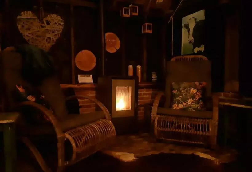 Aamiaismajoitus (B&B) Bed & Brochje By ús Thús