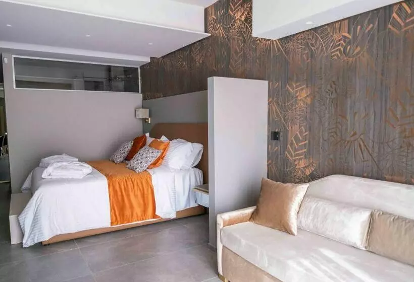 ベッドアンドブレックファースト Divina Charme