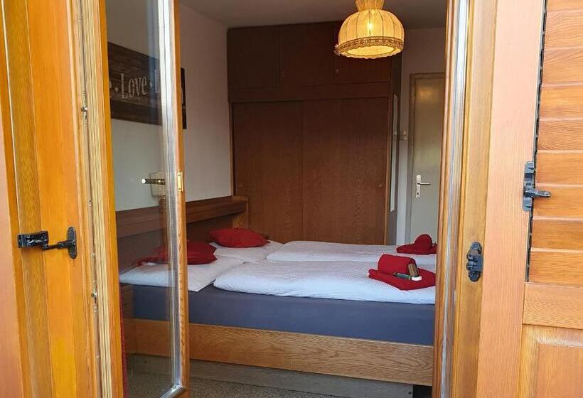 تختخواب و صبحانه Garni Lantschner