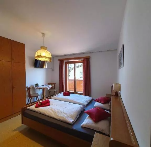 ベッドアンドブレックファースト Garni Lantschner