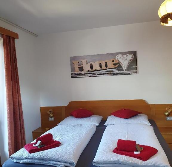 تختخواب و صبحانه Garni Lantschner