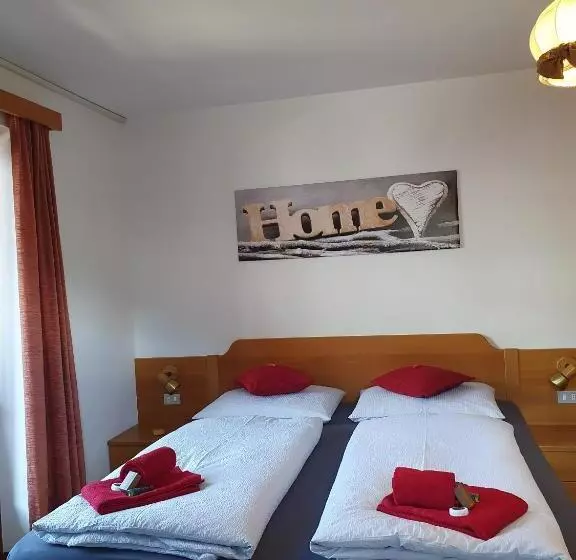 ベッドアンドブレックファースト Garni Lantschner