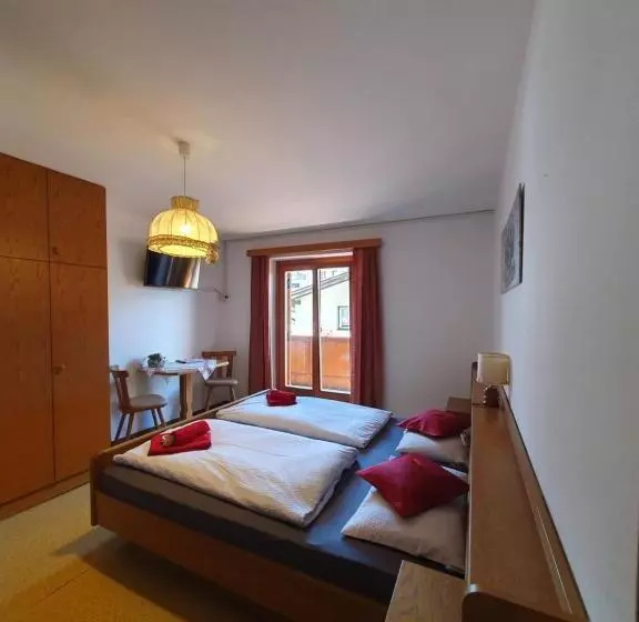 ベッドアンドブレックファースト Garni Lantschner