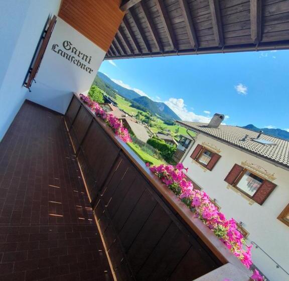 تختخواب و صبحانه Garni Lantschner