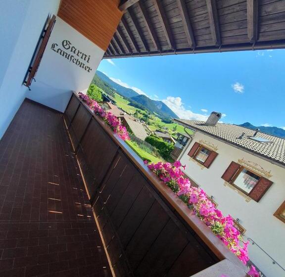 تختخواب و صبحانه Garni Lantschner