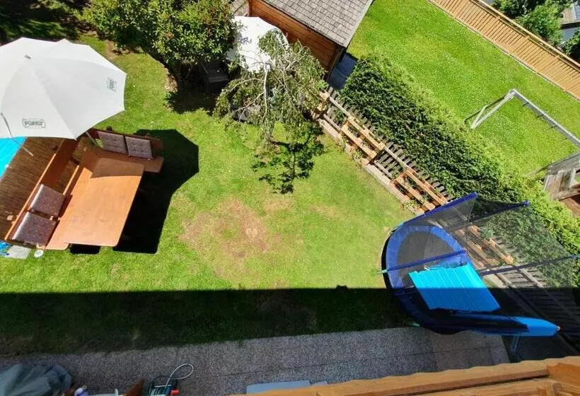 ベッドアンドブレックファースト Garni Lantschner