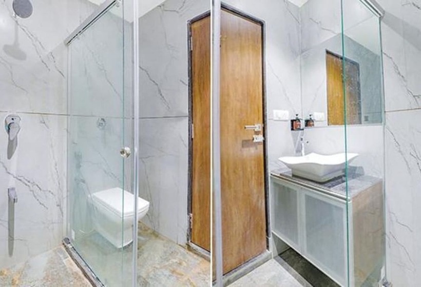 Fabhotel Meritus Inn