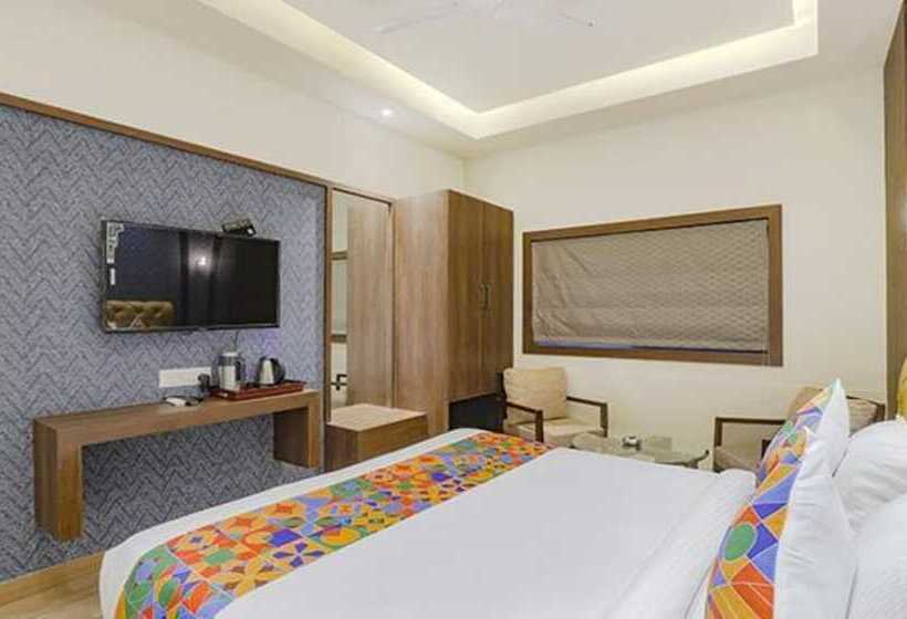 Fabhotel Meritus Inn