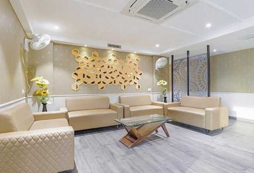 Fabhotel Meritus Inn