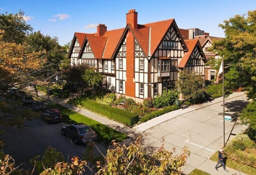 مبيت وإفطار Frederick Stearns House Historic Inn