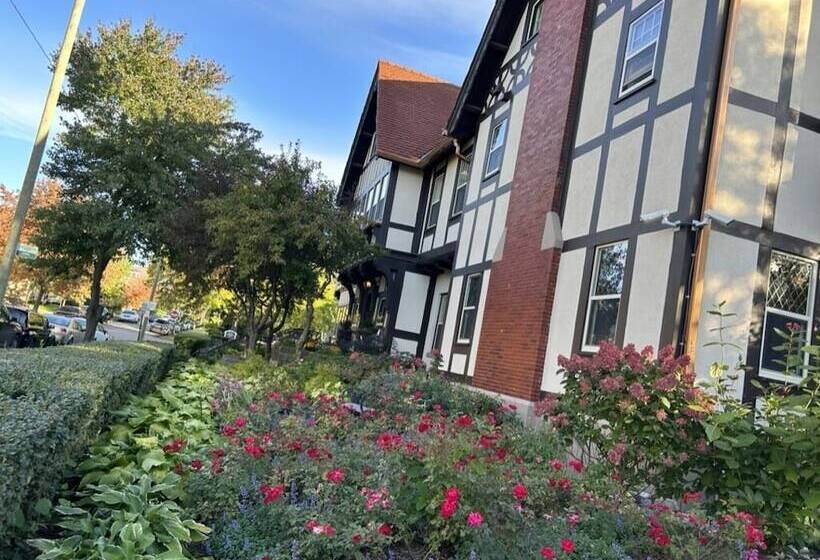 مبيت وإفطار Frederick Stearns House Historic Inn