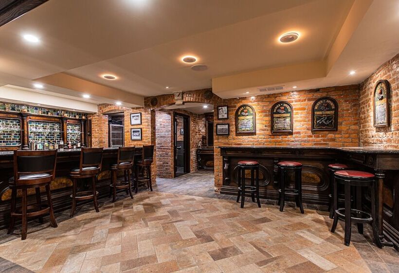 مبيت وإفطار Frederick Stearns House Historic Inn