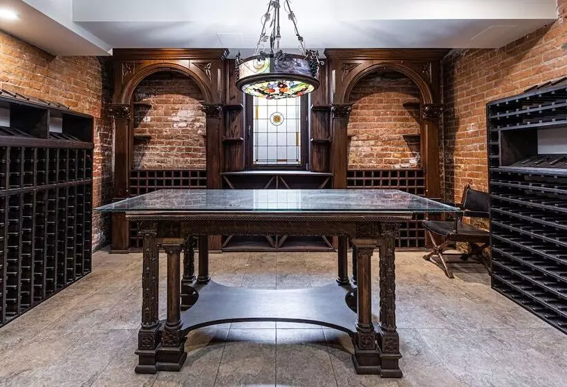 تختخواب و صبحانه Frederick Stearns House Historic Inn