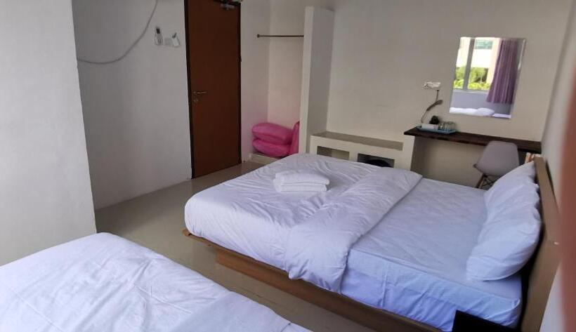 فندق على الطريق Tang