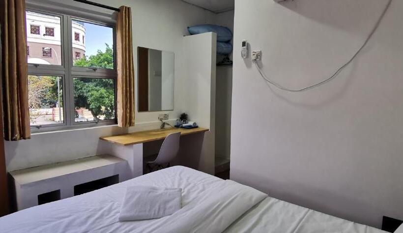 فندق على الطريق Tang