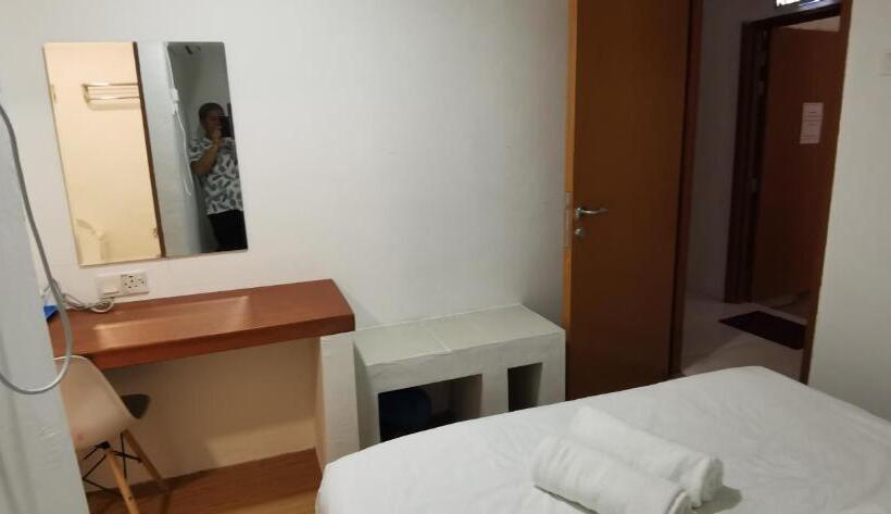 فندق على الطريق Tang