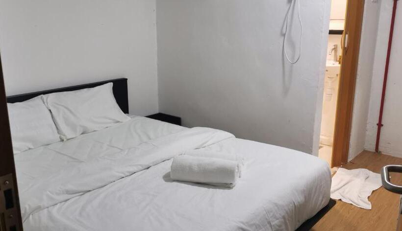 فندق على الطريق Tang