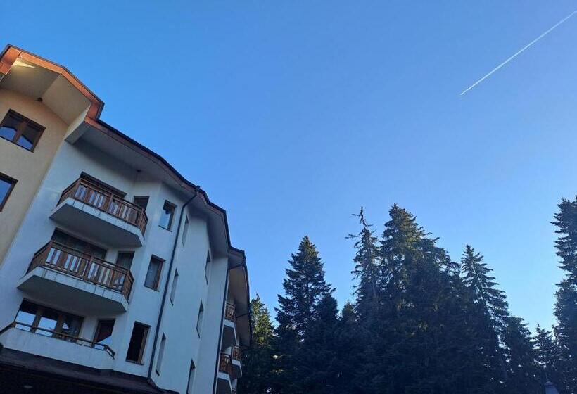 Apartment 322, Villa Park