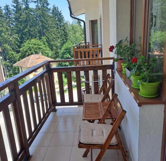 Apartment 322, Villa Park