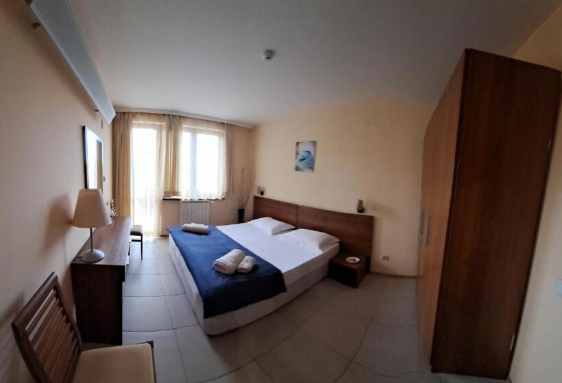 Apartment 322, Villa Park