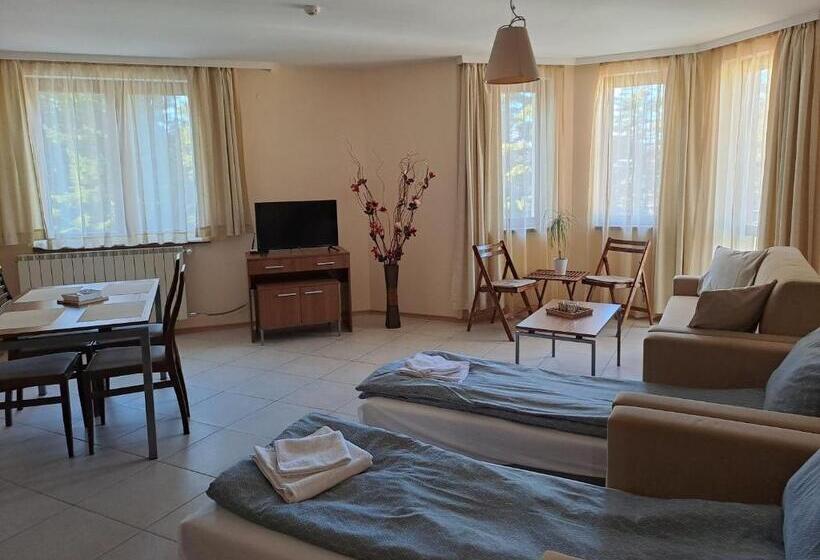 Apartment 322, Villa Park