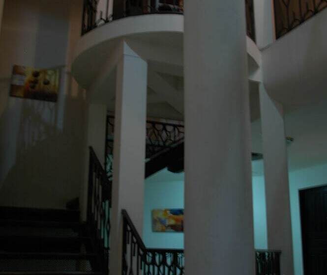 Alajuela Backpackers Airport Hostel