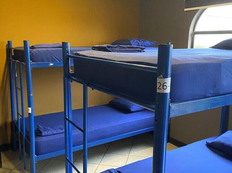 Alajuela Backpackers Airport Hostel