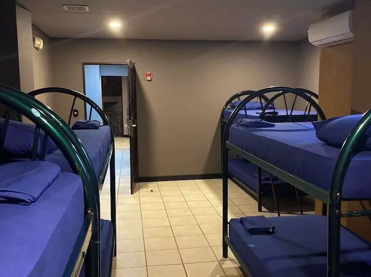 Alajuela Backpackers Airport Hostel