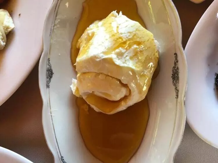 Отель Artemis Selcuk Suites