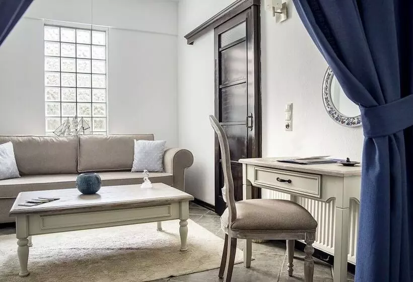 Отель Artemis Selcuk Suites