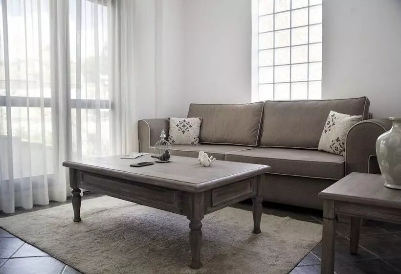 Отель Artemis Selcuk Suites