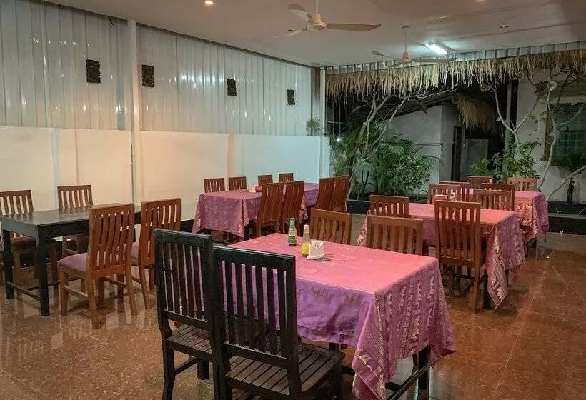 هتل Damnak Riverside Villa