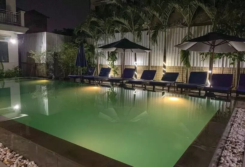 هتل Damnak Riverside Villa