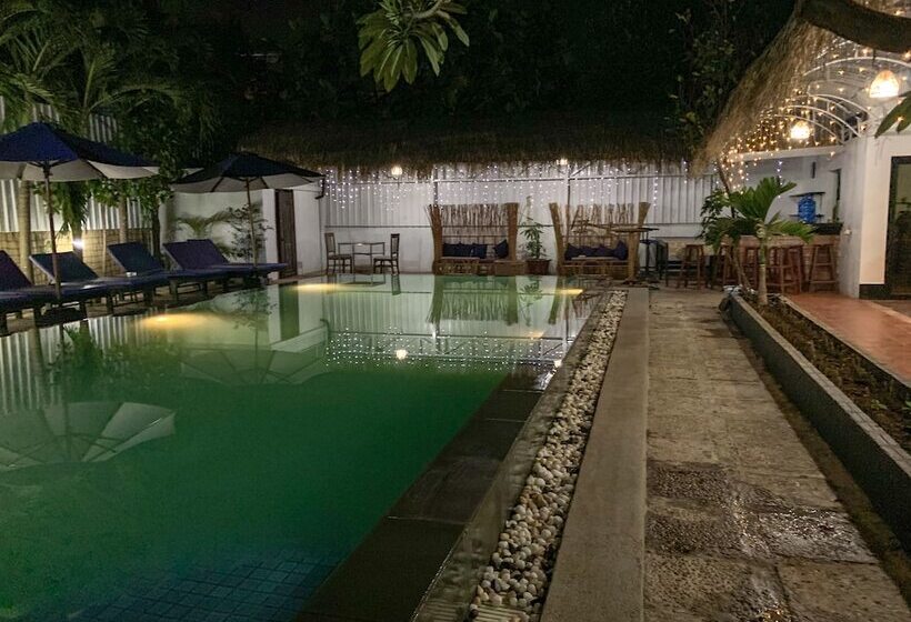 Otel Damnak Riverside Villa