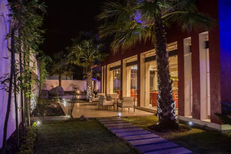 هتل Holiday Inn Express Guadalajara Aeropuerto, An Ihg