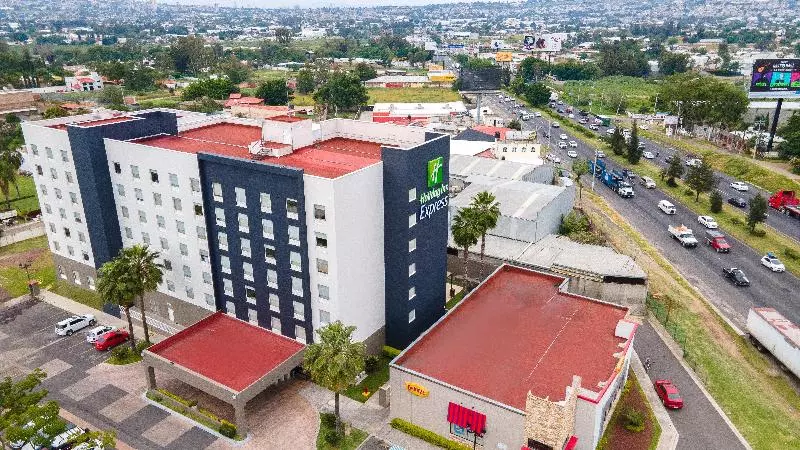 هتل Holiday Inn Express Guadalajara Aeropuerto, An Ihg