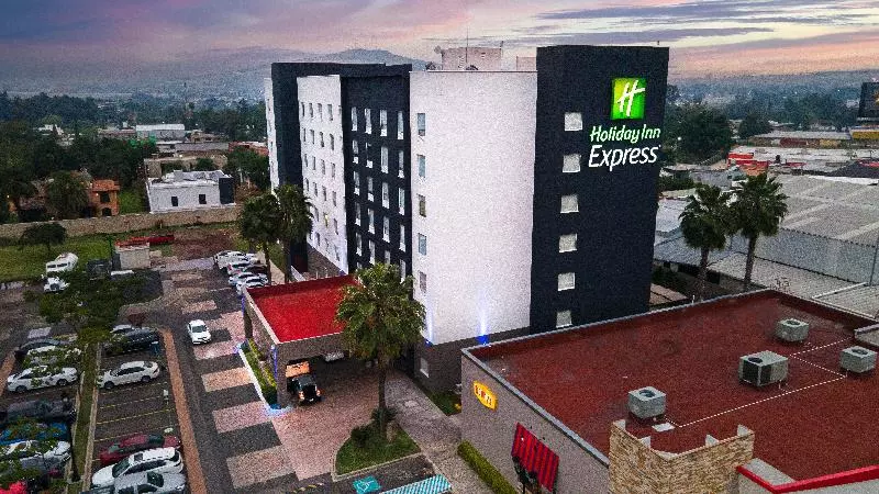 هتل Holiday Inn Express Guadalajara Aeropuerto, An Ihg