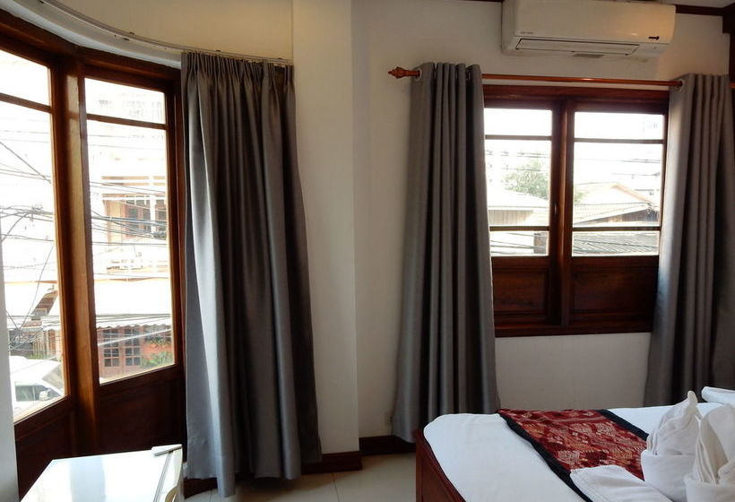 בית מלון כפרי Lao Silk