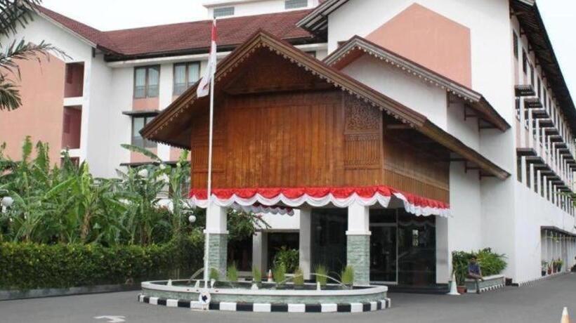 בית מלון כפרי Oasis Atjeh