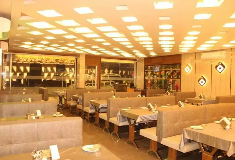 Empire Hotel Valsad