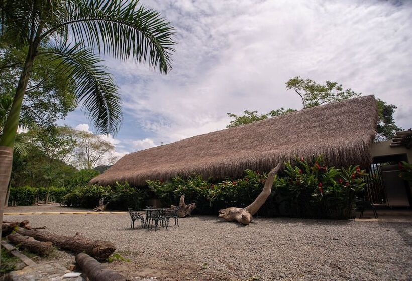 هتل Nativa Refugio Escondido