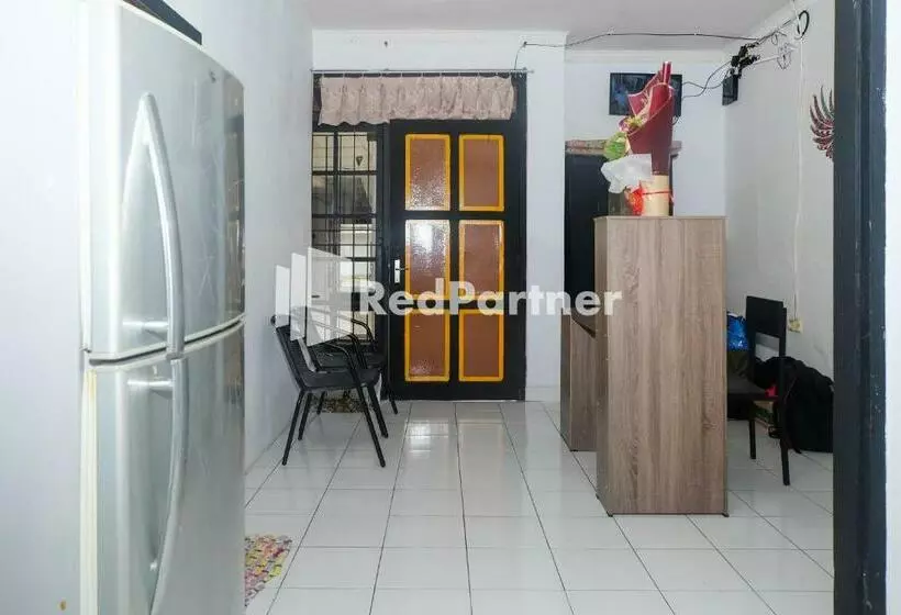 ホテル Ninja Room Pasteur Mitra Reddoorz