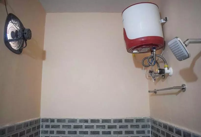 هتل Spot On Maddy S Guest House